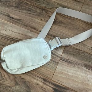 Lululemon Everywhere Belt Bag White Opal Extended Strap NWT